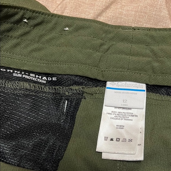 Columbia Green Convertible Cargo Pants with Durable Fabric NWOT 12 long - Picture 2 of 10